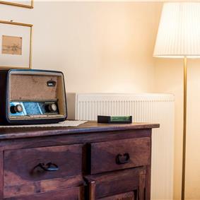 3 bedroom villa with pool & sea & mountain views, Episkepsi, sleeps 7